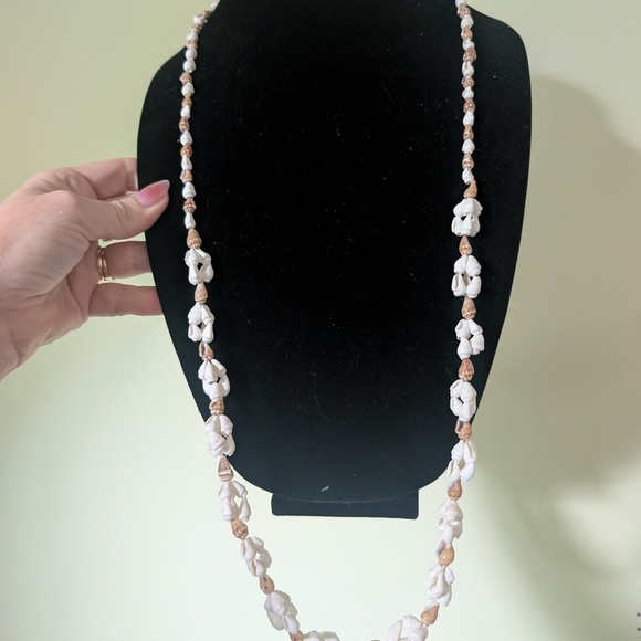 Vintage Boho Shell Necklace - Picture 3 of 8